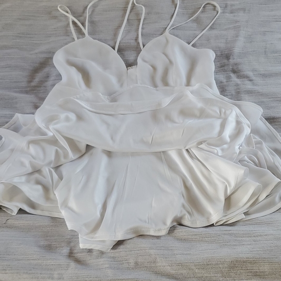 White Strappy & Flowy Express Top - Picture 2 of 8